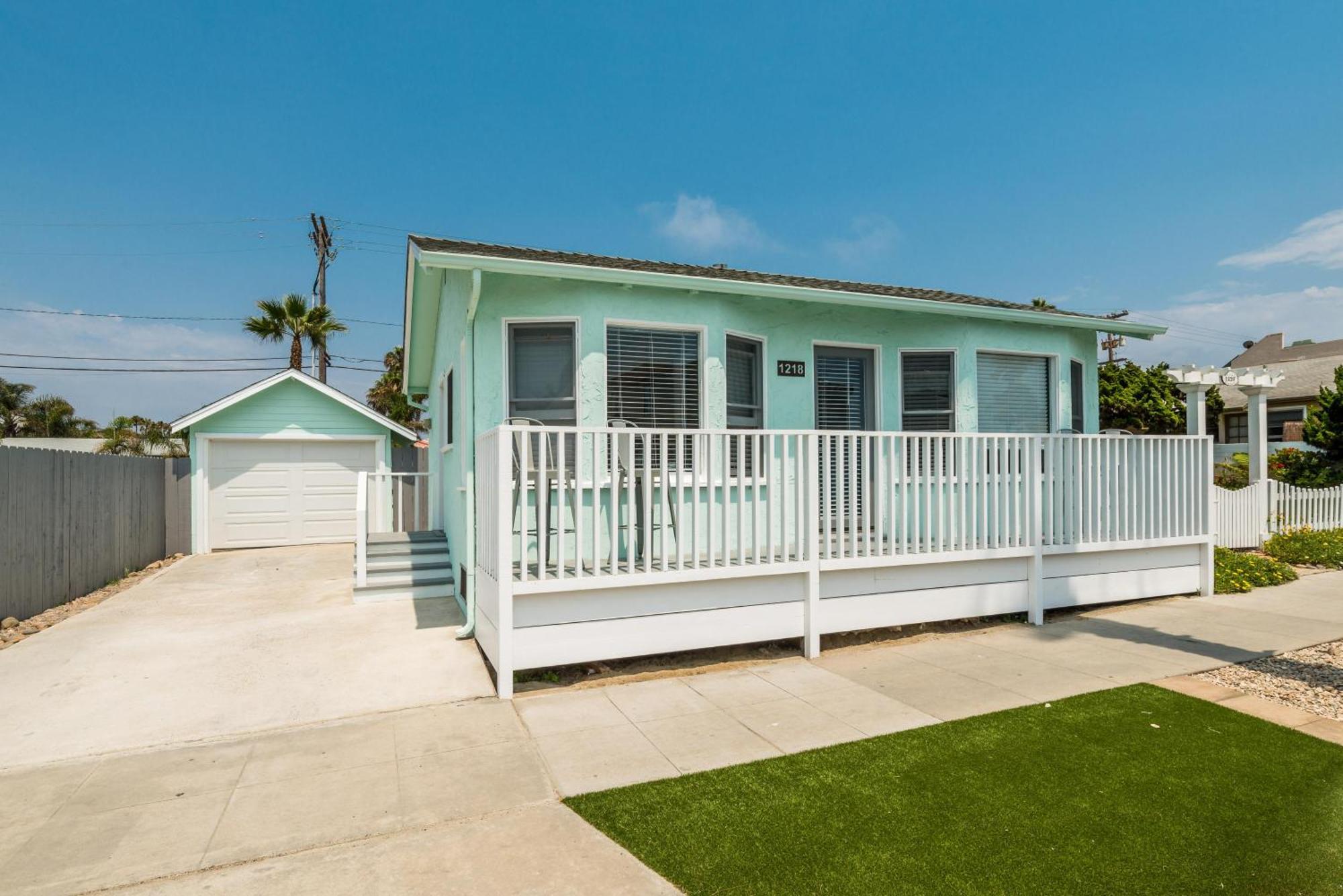 Pacific Bungalow In Oceanside With Backyard & Tiny House Exterior foto