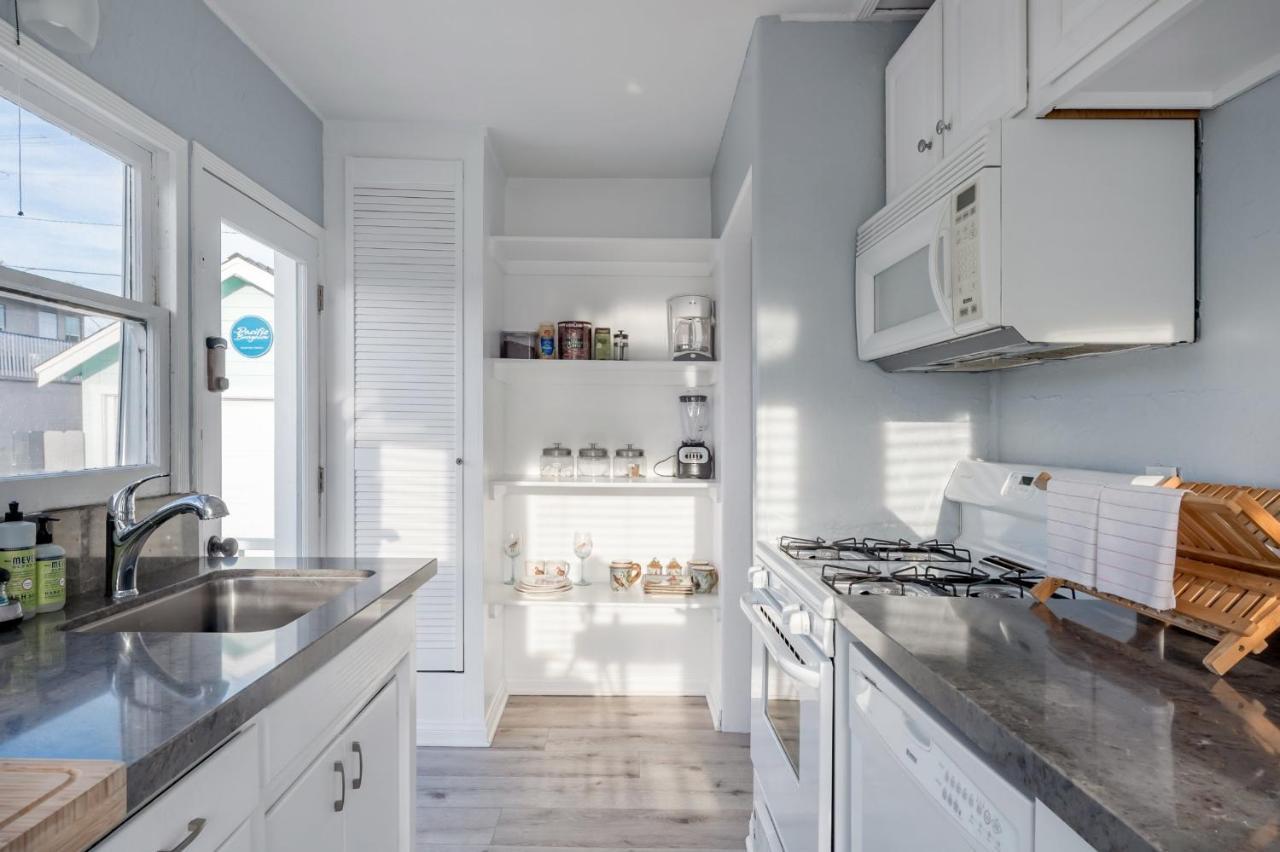 Pacific Bungalow In Oceanside With Backyard & Tiny House Exterior foto
